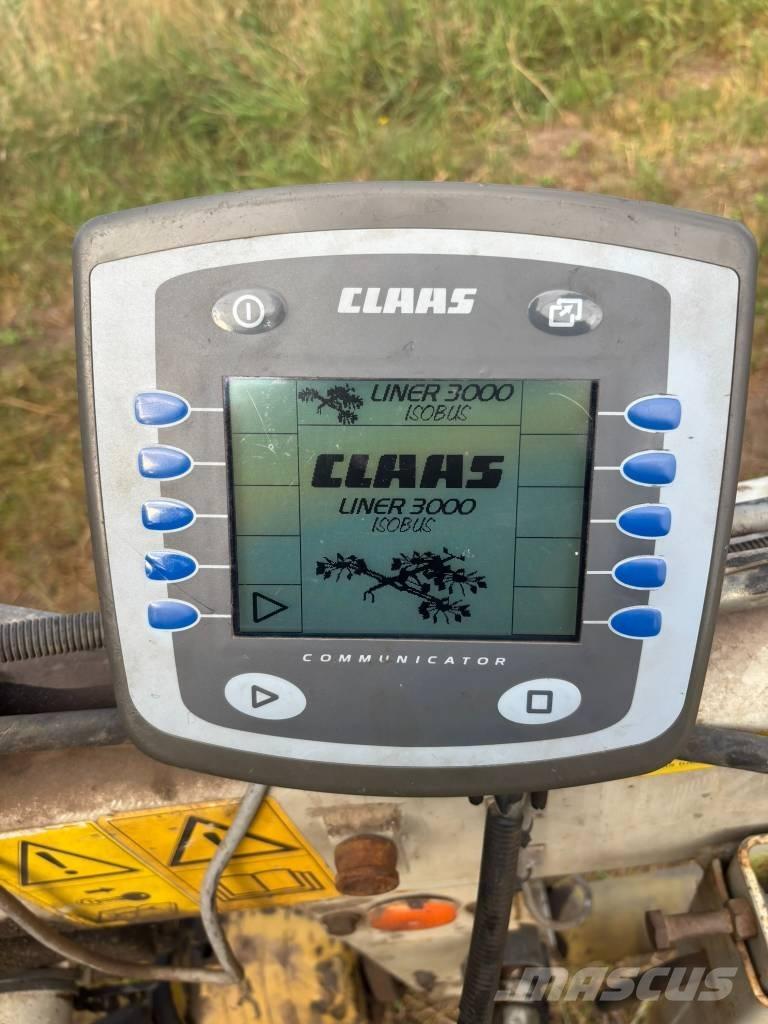 CLAAS Liner 3000 犁耙和摊草机