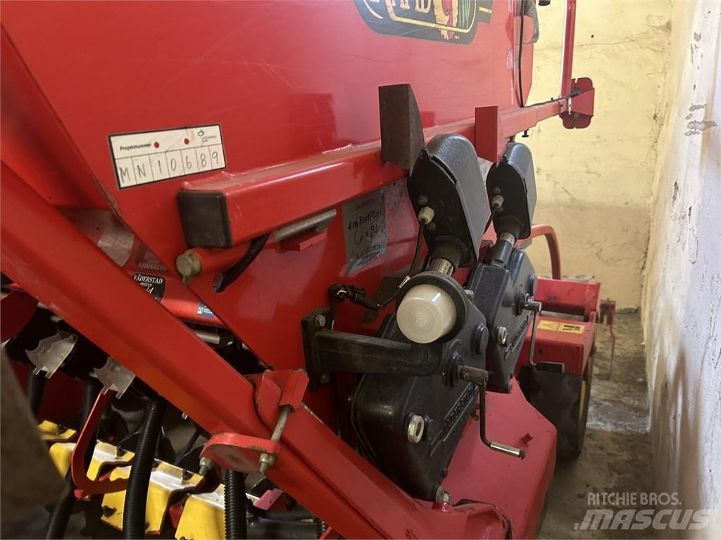 Väderstad Rapid400C 条播机