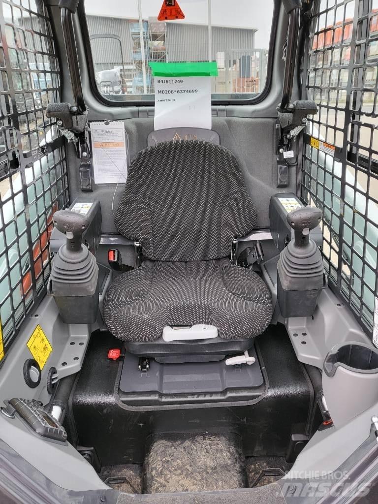 Bobcat T 450 滑移装载机