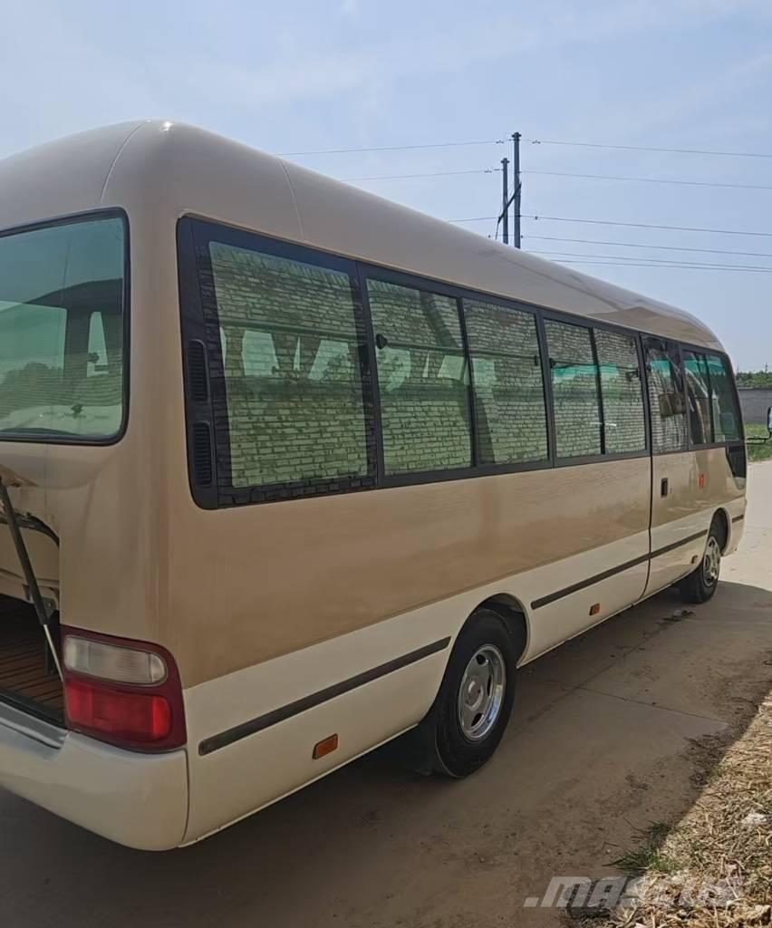 Toyota Coaster Bus 迷你巴士
