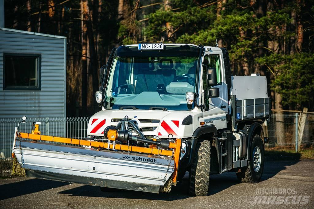 Unimog U 318 道路清扫车
