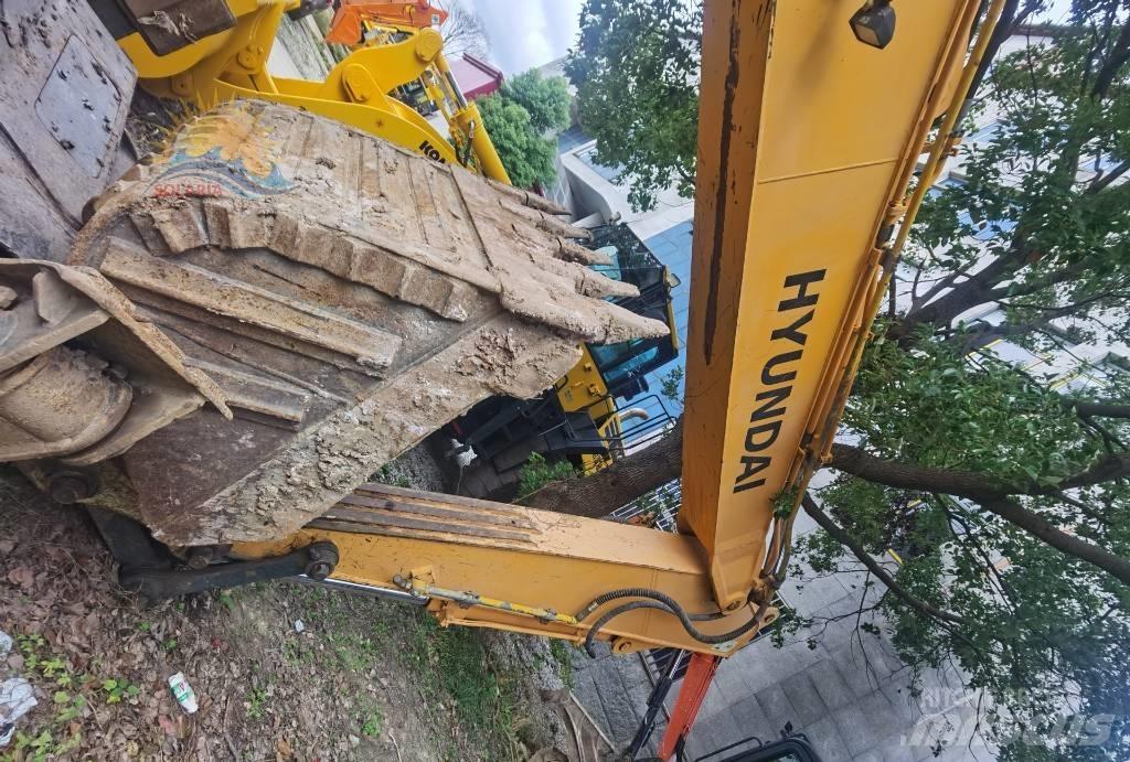 Hyundai R210W-9 轮式挖掘机