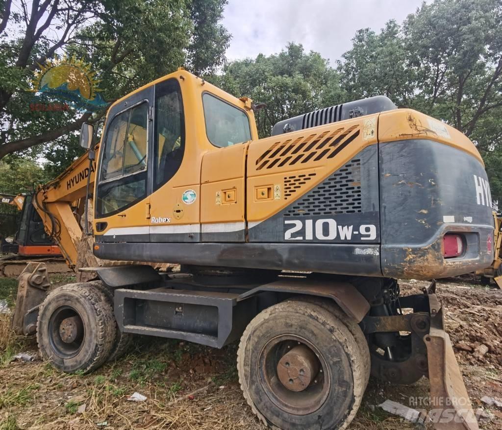 Hyundai R210W-9 轮式挖掘机