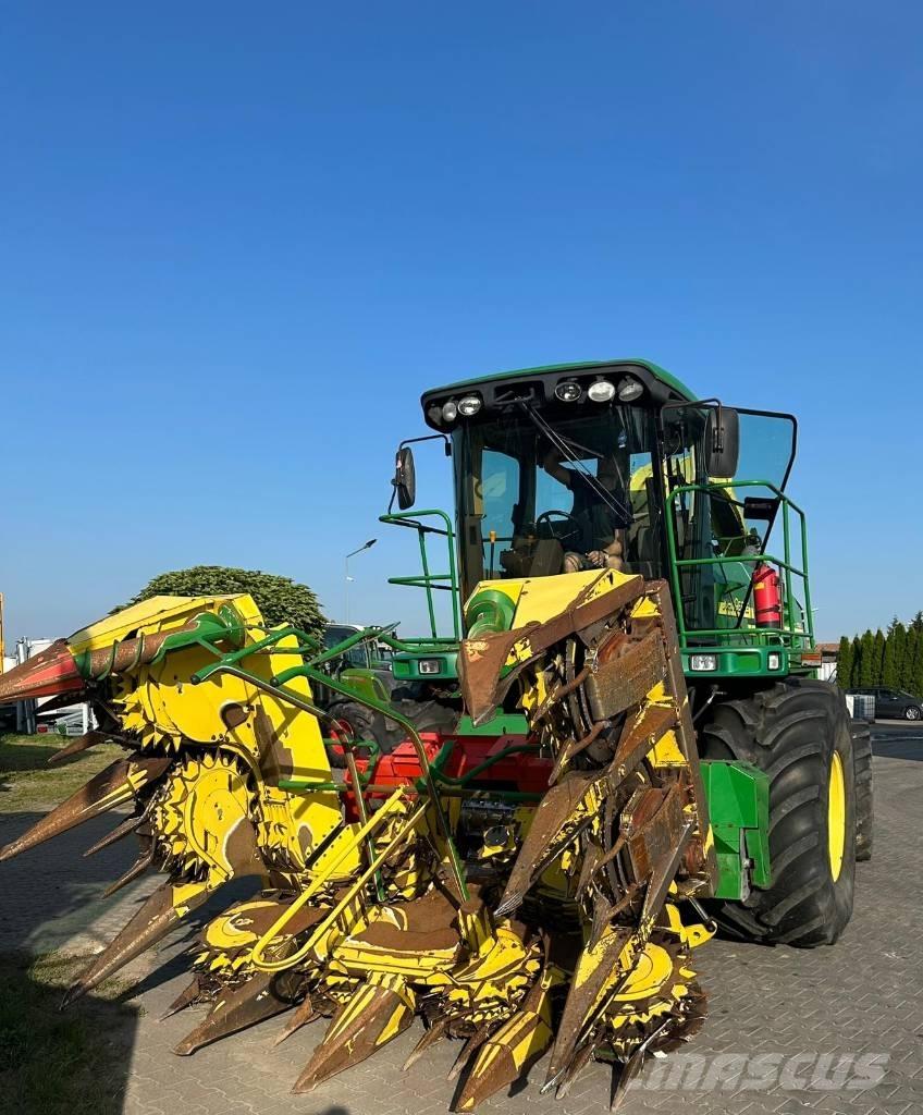 John Deere 7300 自走式青贮饲料收割机