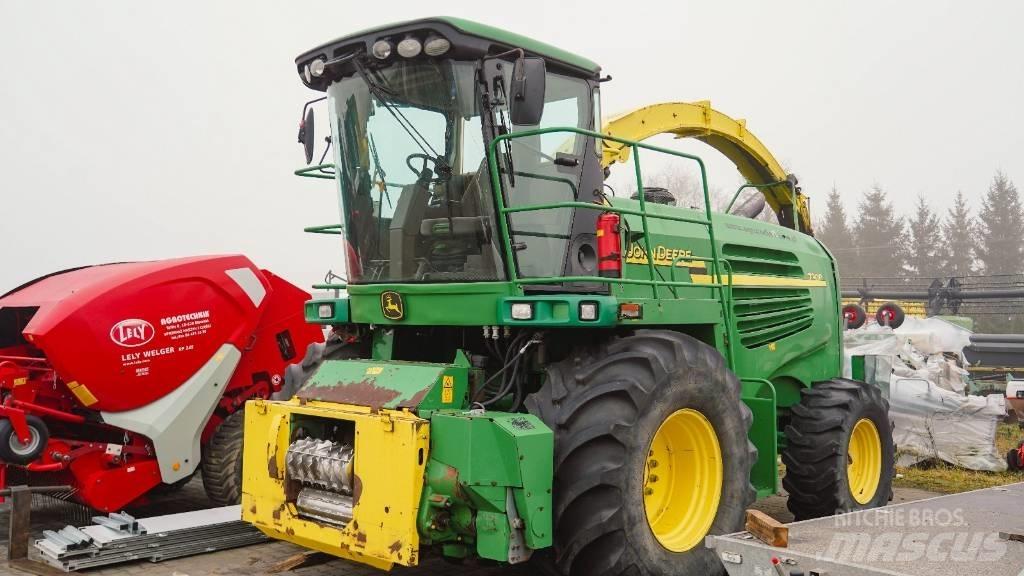 John Deere 7300 自走式青贮饲料收割机