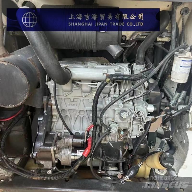 Bobcat s450 滑移装载机