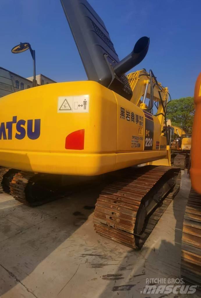 Komatsu PC 220 履带挖掘机