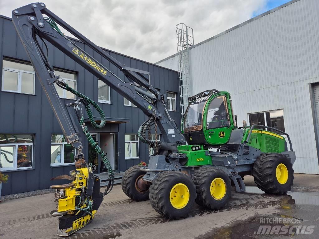 John Deere 1070 G 收割机