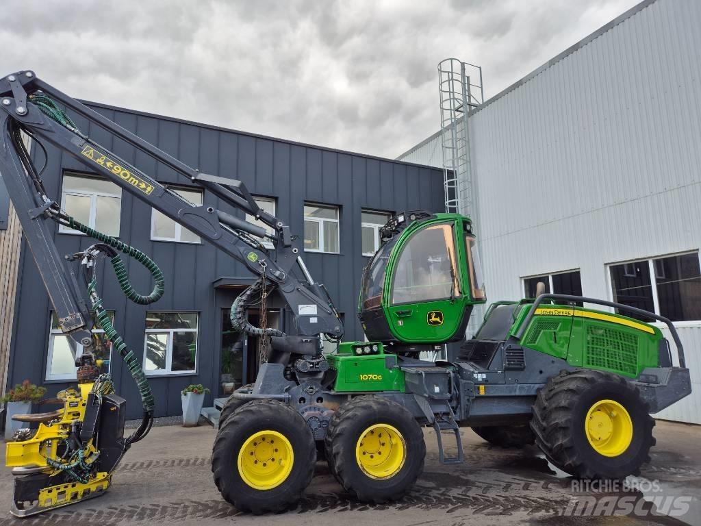 John Deere 1070 G 收割机