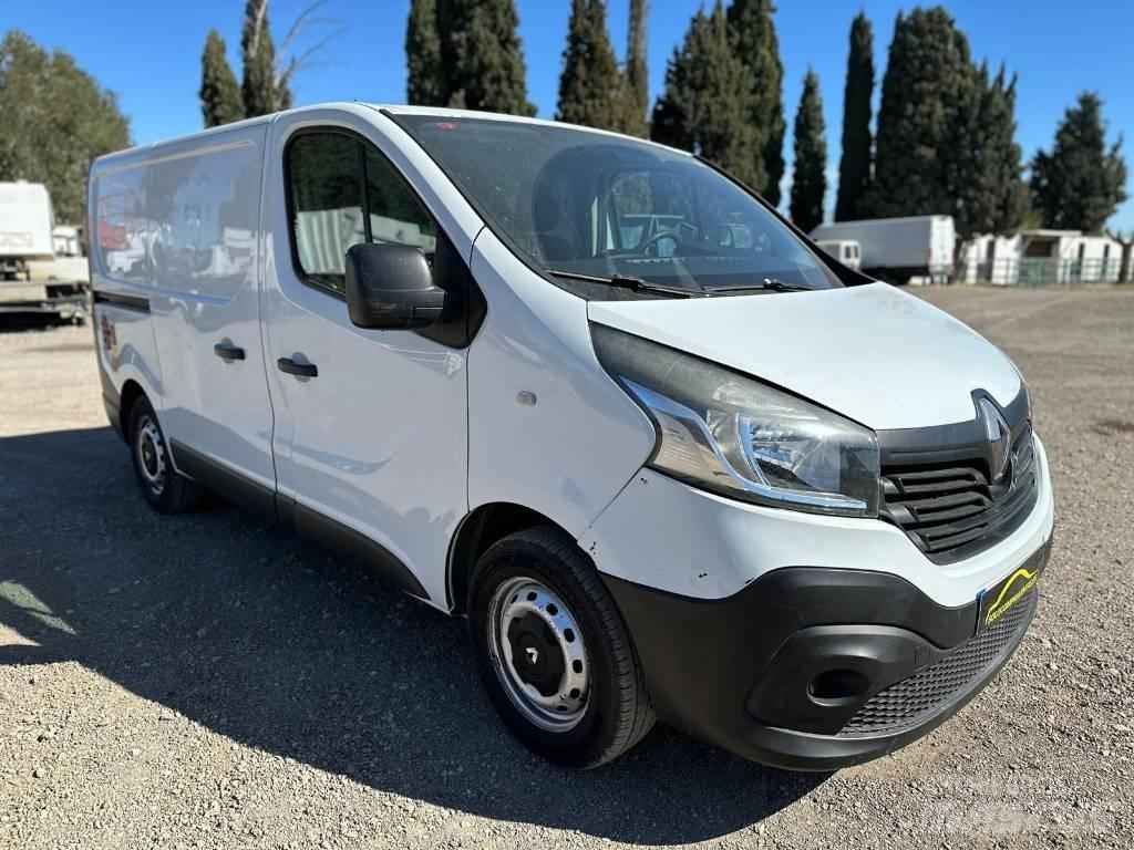 Renault Trafic 大型面包车