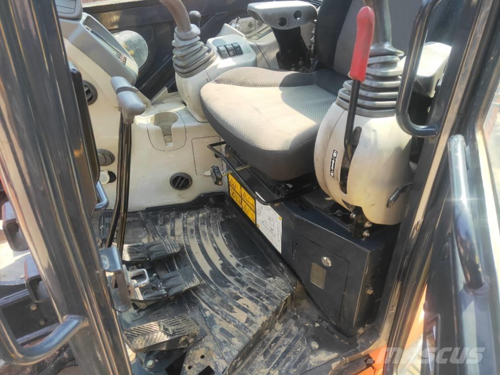 Hitachi ZX55USR-5A 小型挖掘机