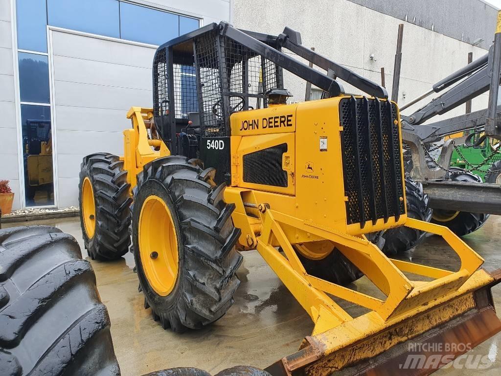 John Deere 540 D 粉碎机