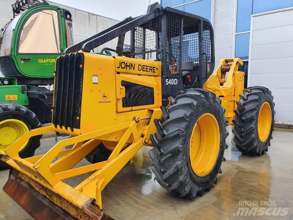 John Deere 540 D 粉碎机