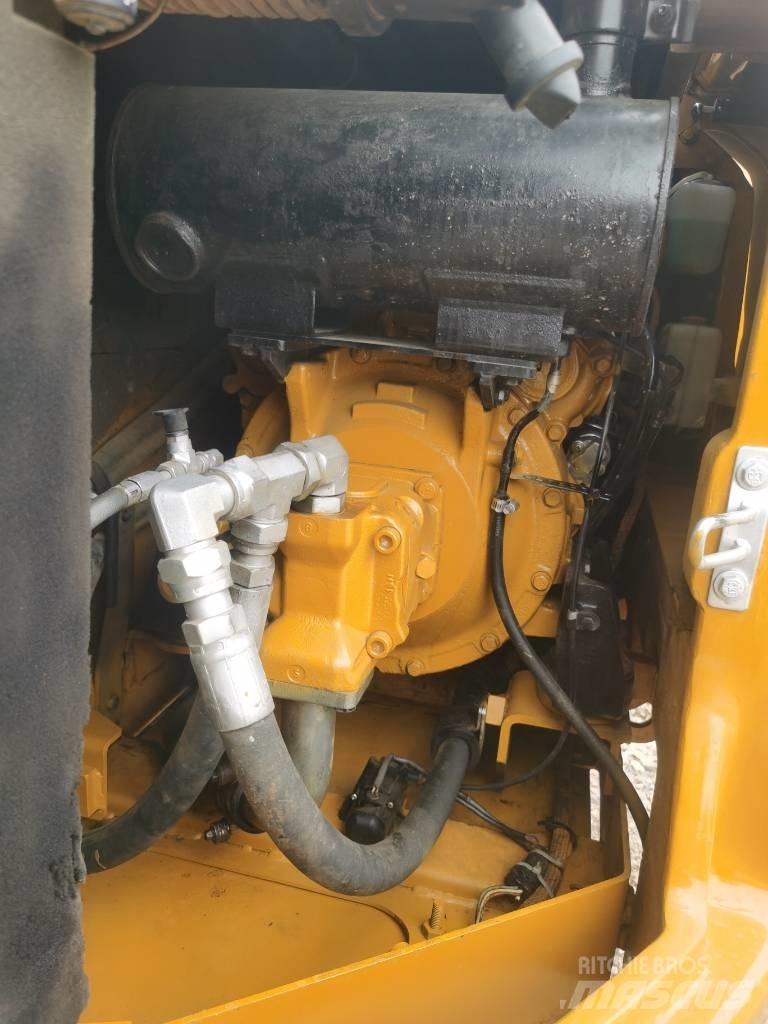 CAT 308 E 2 履带挖掘机