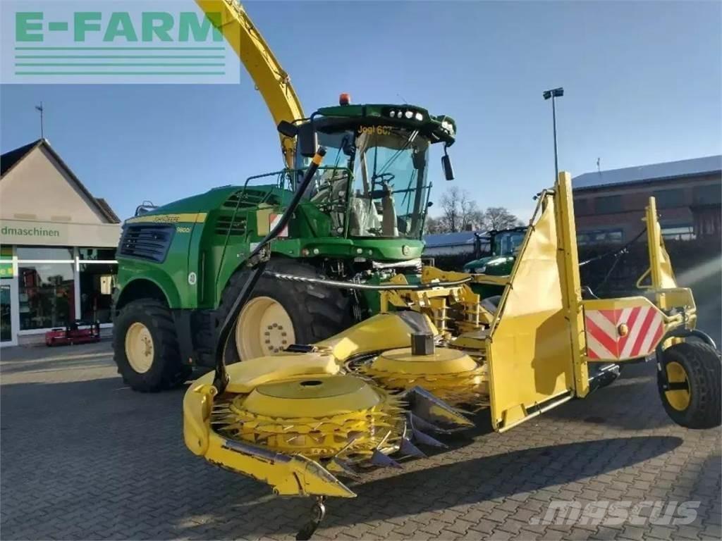 John Deere 9800 自走式青贮饲料收割机