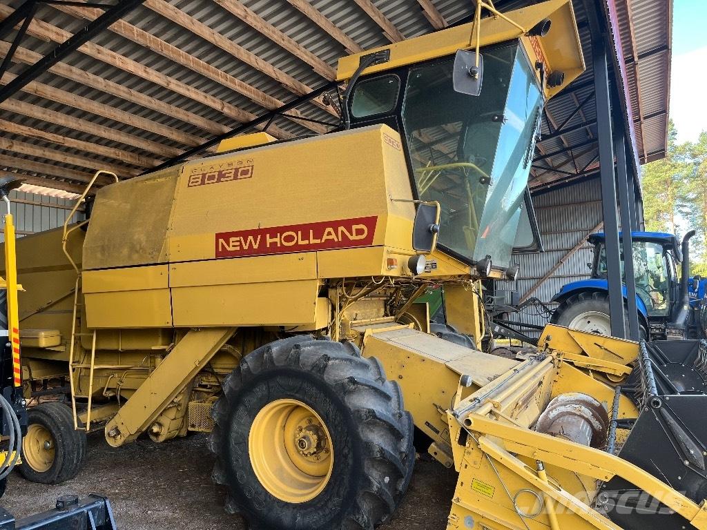 New Holland 8030 联合收割机