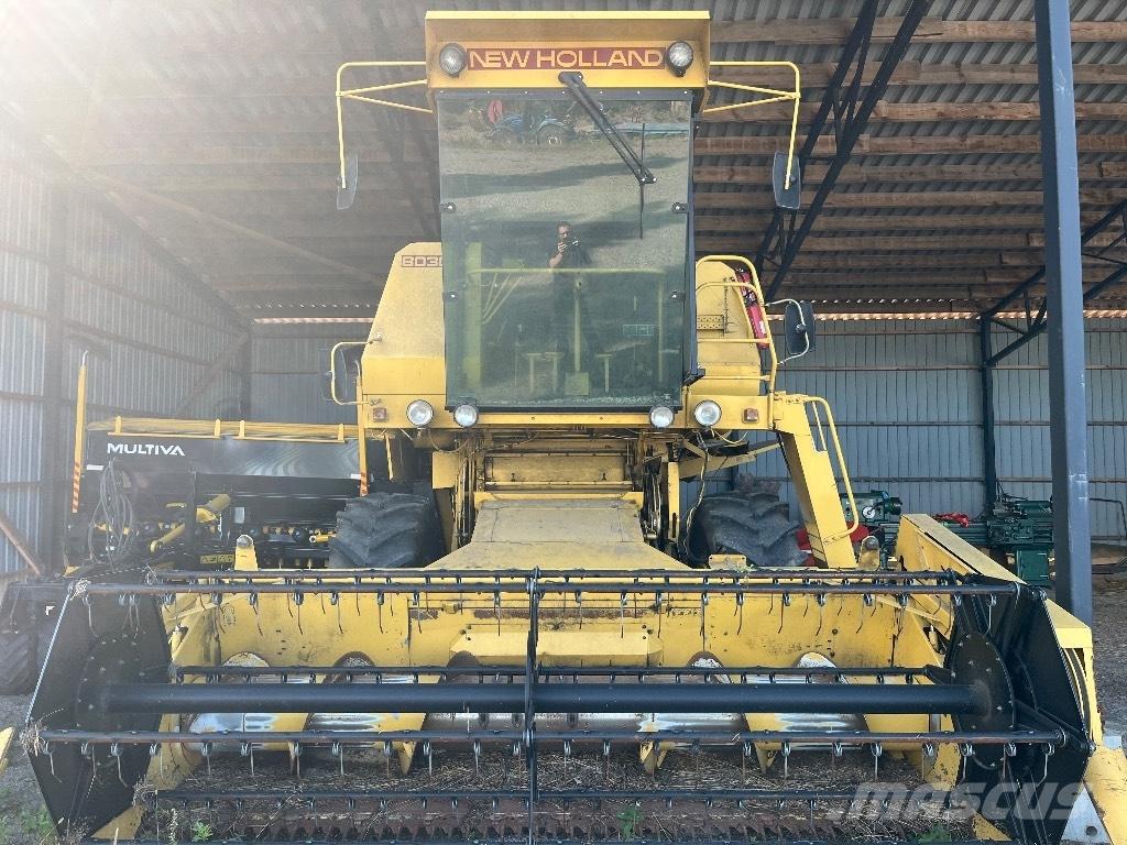 New Holland 8030 联合收割机