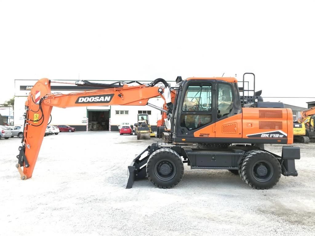 Develon DX 170 W-7 轮式挖掘机