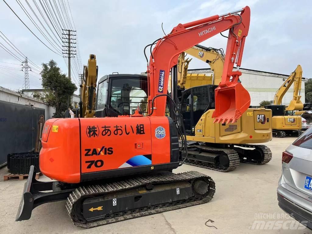 Hitachi ZX 70 中型挖掘机