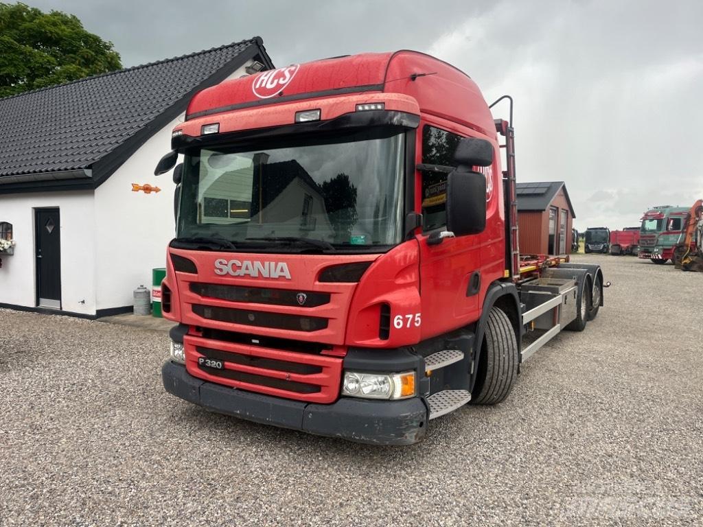 Scania P 320 工程吊钩车