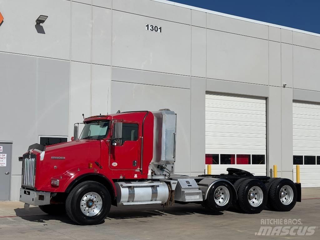 Kenworth T 800 牵引车