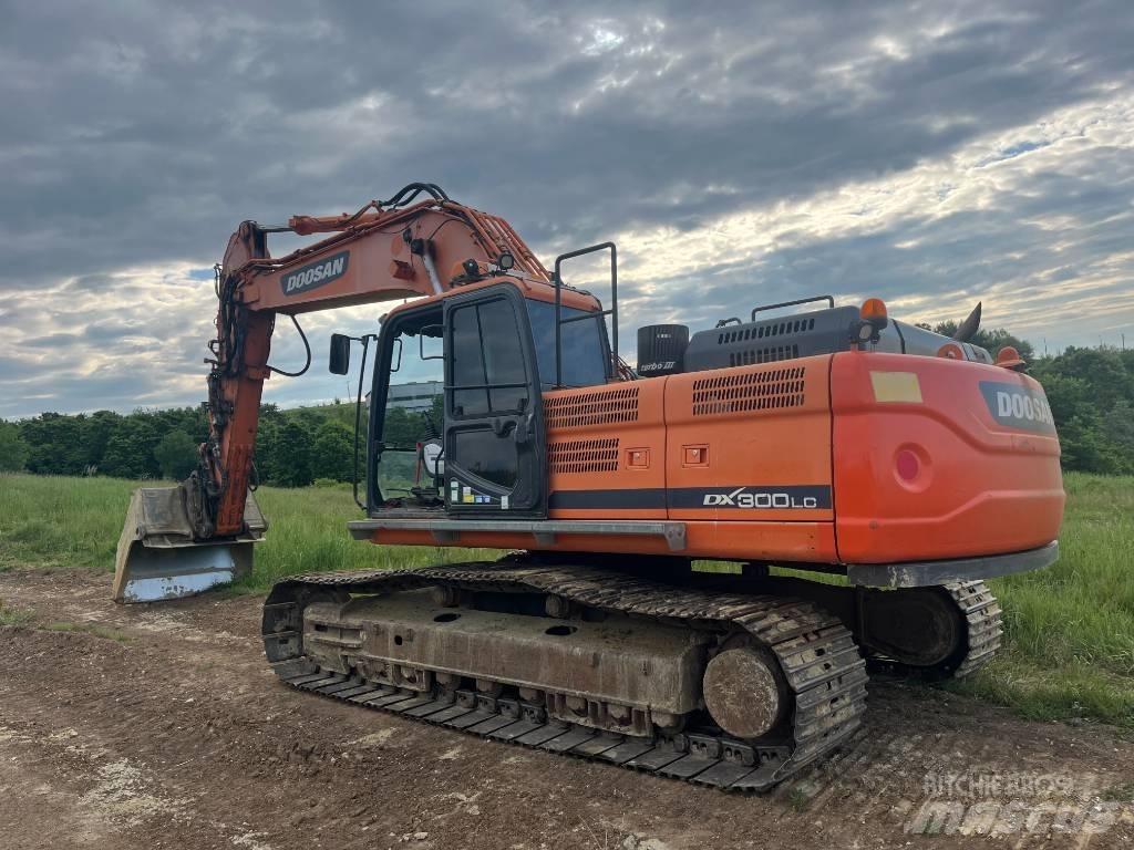 Doosan DX 300 LC 履带挖掘机
