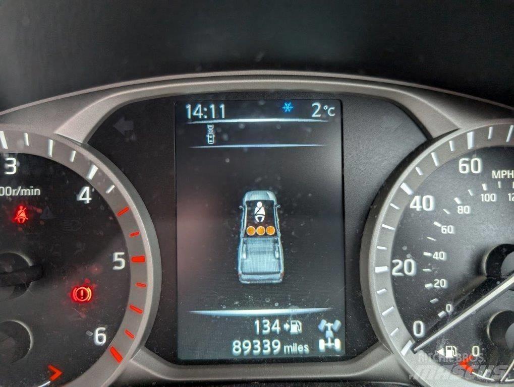 Nissan Navara 皮卡车