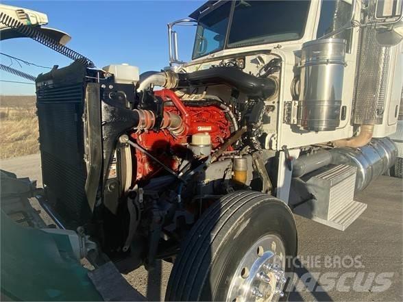 Peterbilt 367 牵引车