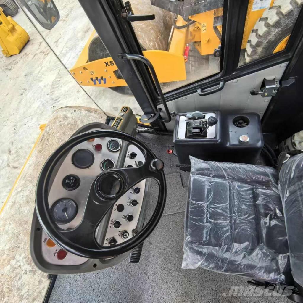 XCMG xs223j 单轮压路机