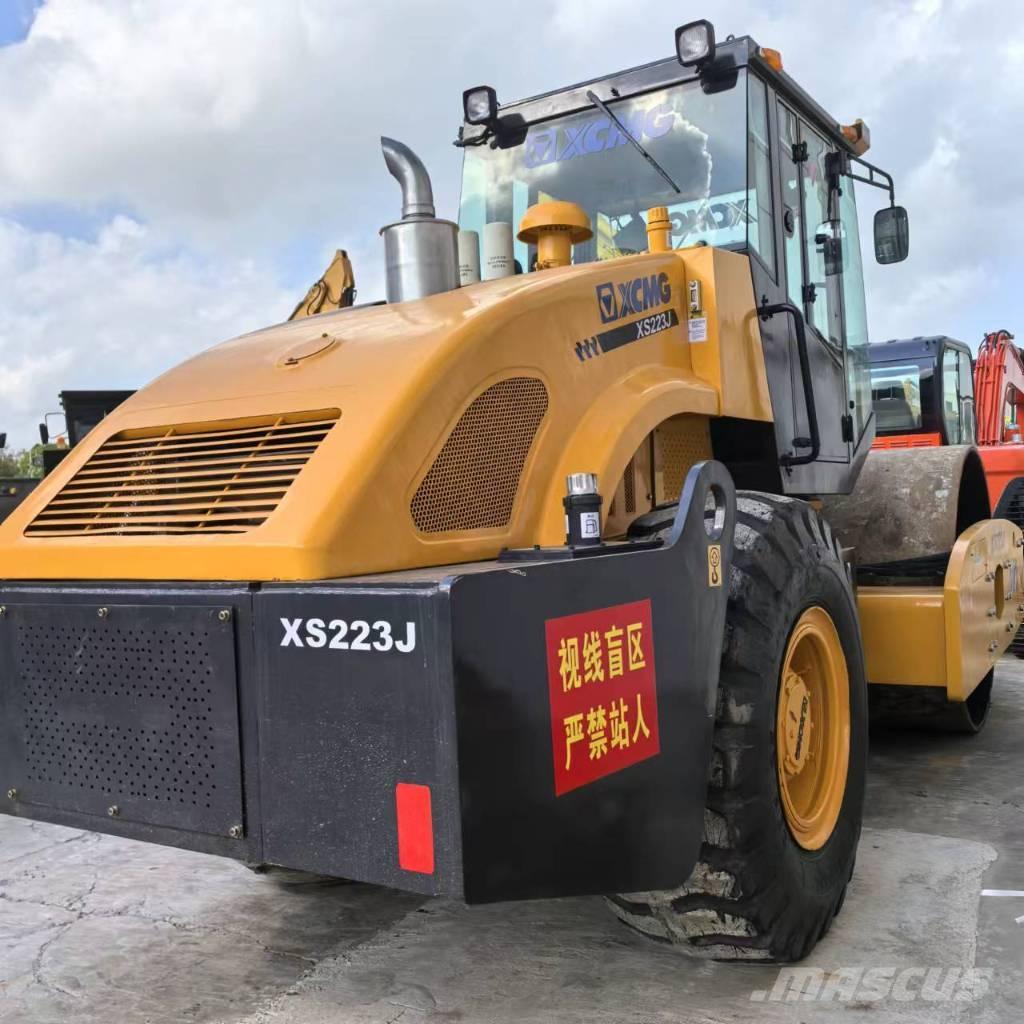 XCMG xs223j 单轮压路机