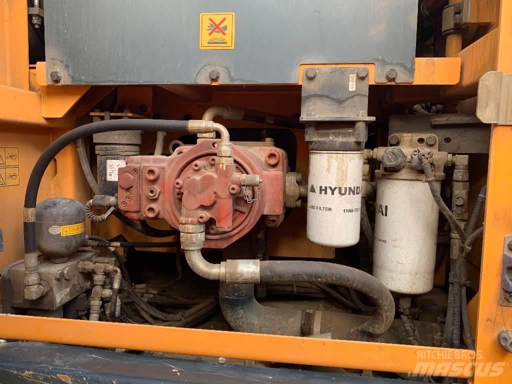 Hyundai HX220A L 履带挖掘机