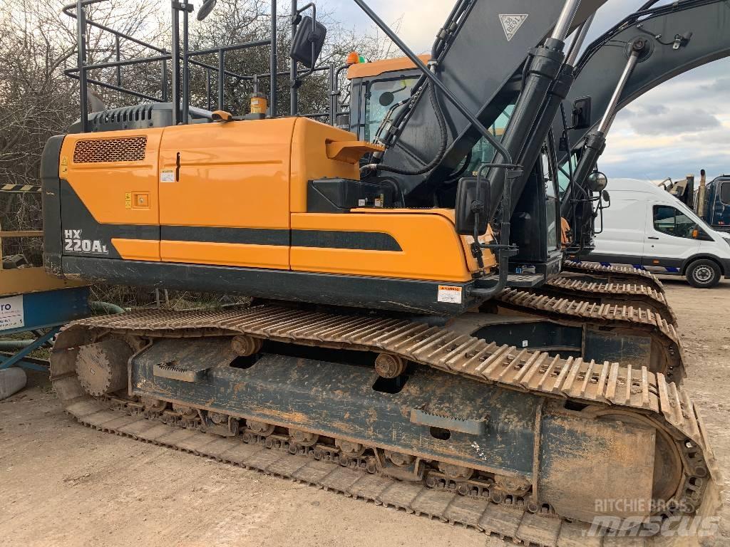 Hyundai HX220A L 履带挖掘机