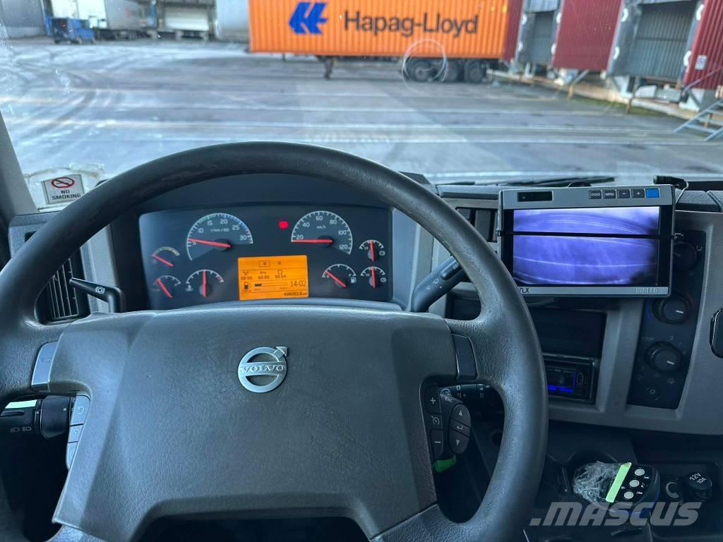 Volvo FL 240 厢式货车