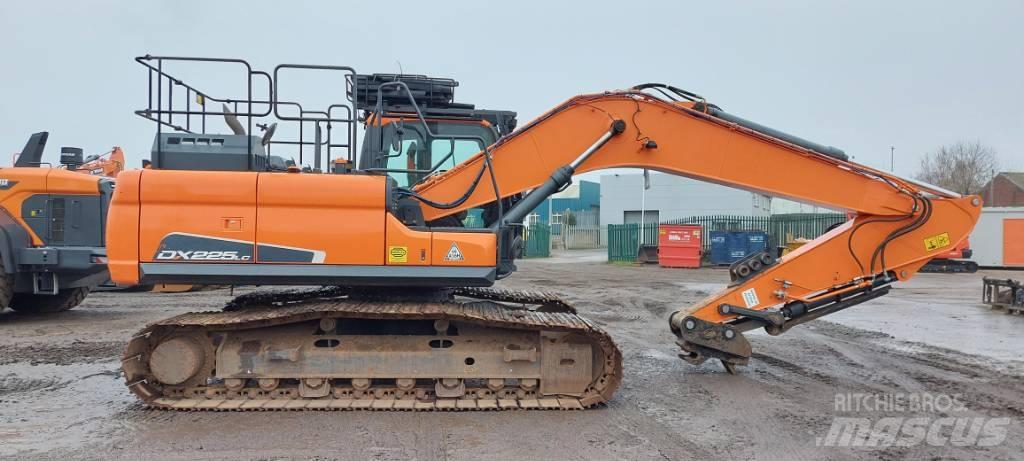 Doosan DX225LC-5 履带挖掘机