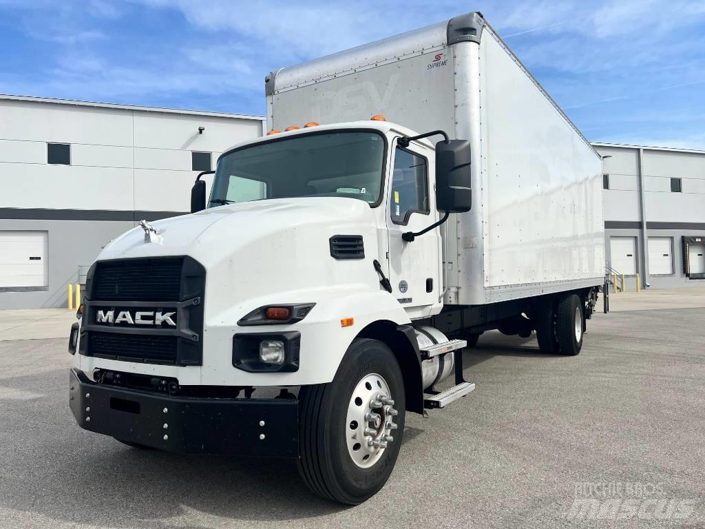 Mack MD 6 厢式货车