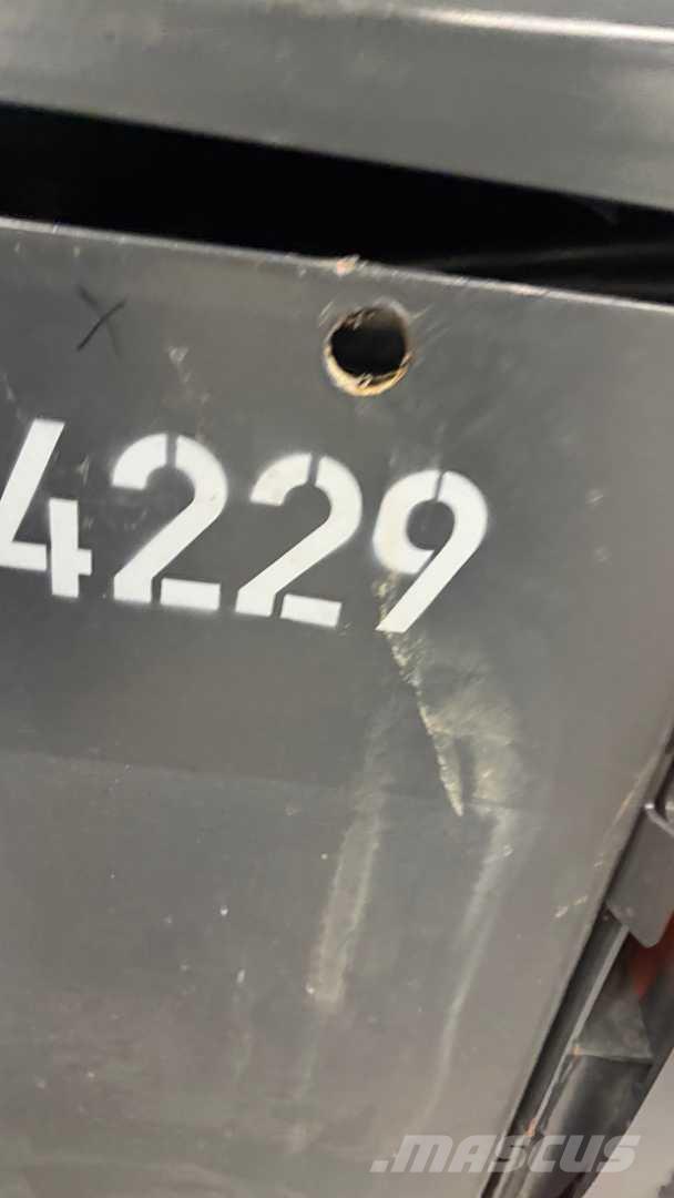 Linde E35HL 电动叉车