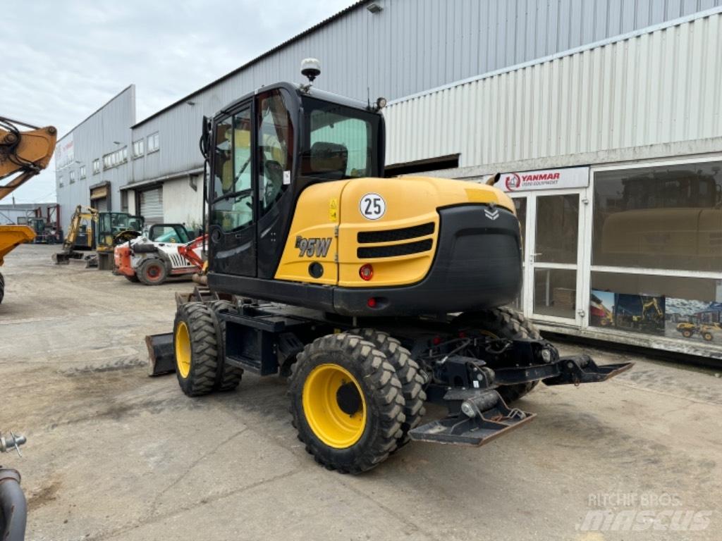 Yanmar B95W (40744) 轮式挖掘机