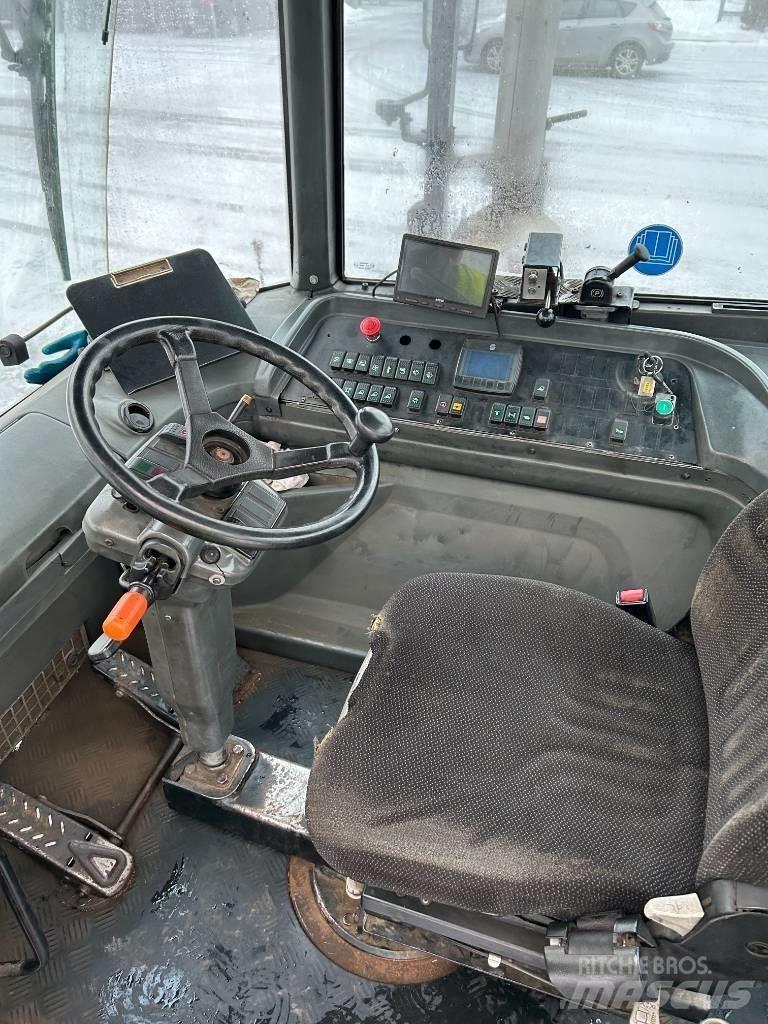 Kalmar TR618i 码头牵引车