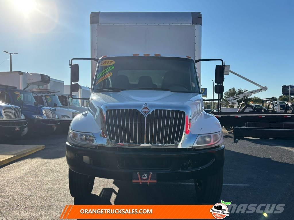 International 4300 厢式货车