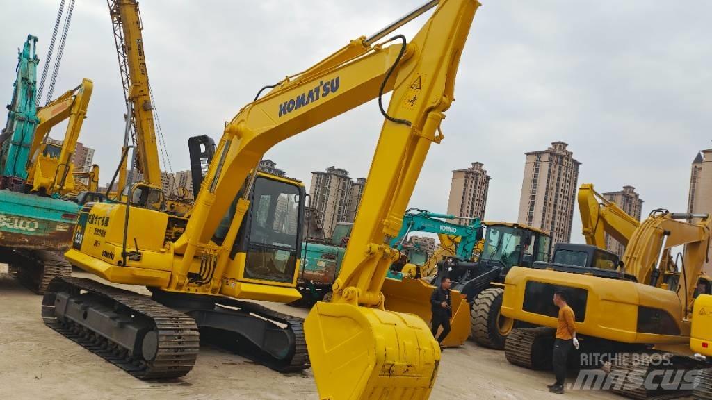 Komatsu PC 130-6 小型挖掘机