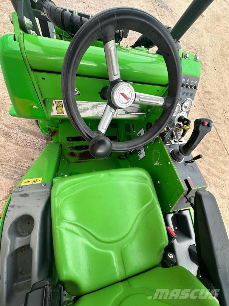 Avant 423 多功能装载机