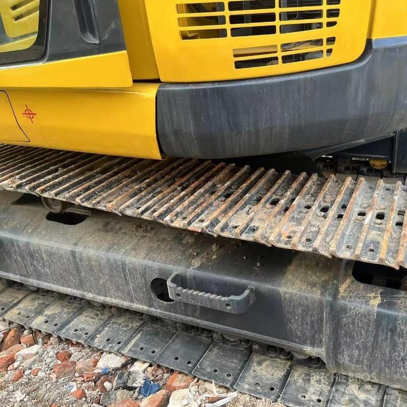 Komatsu PC 138 履带挖掘机