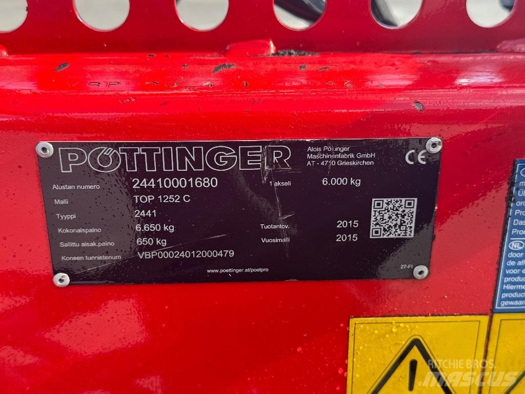 Pöttinger Top 1252 C 料堆整形机