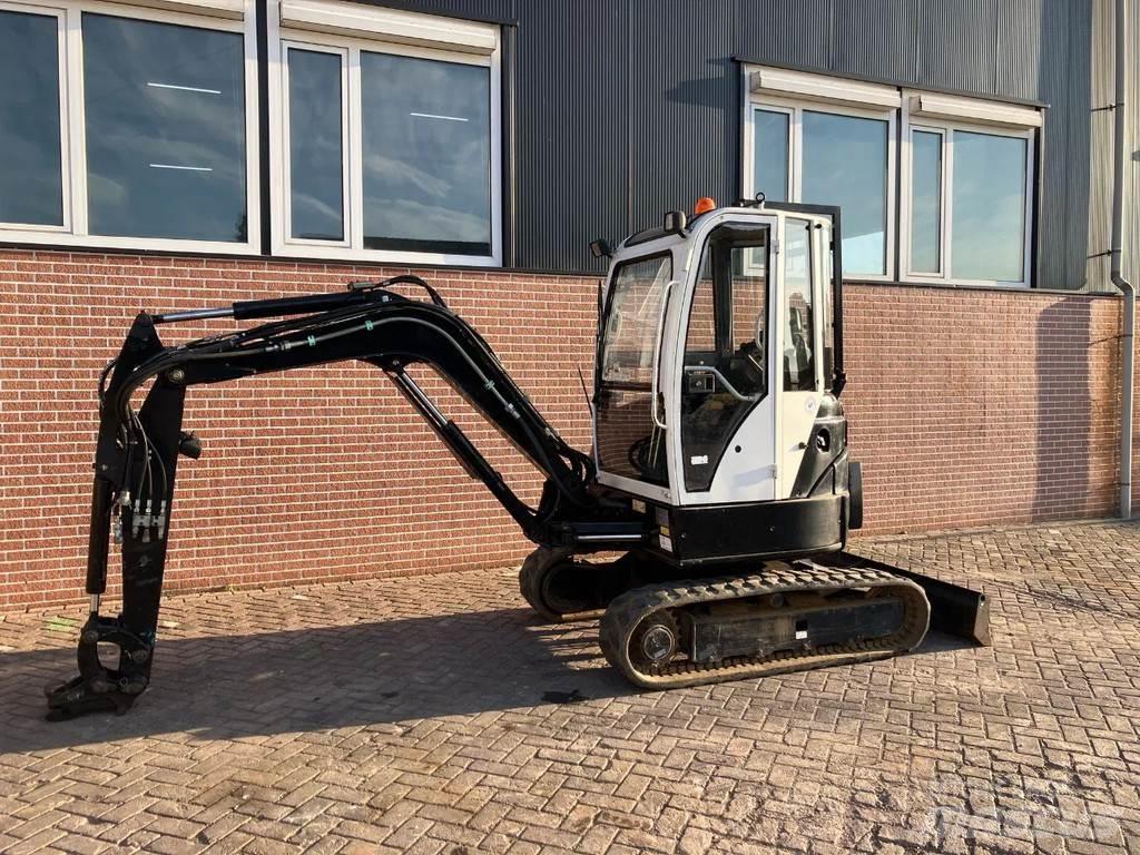 Messersi M28UC 小型挖掘机