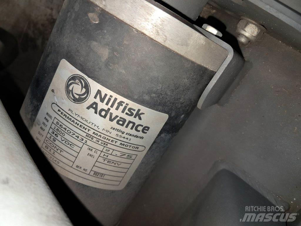 Nilfisk BR1050CS 室内清扫机