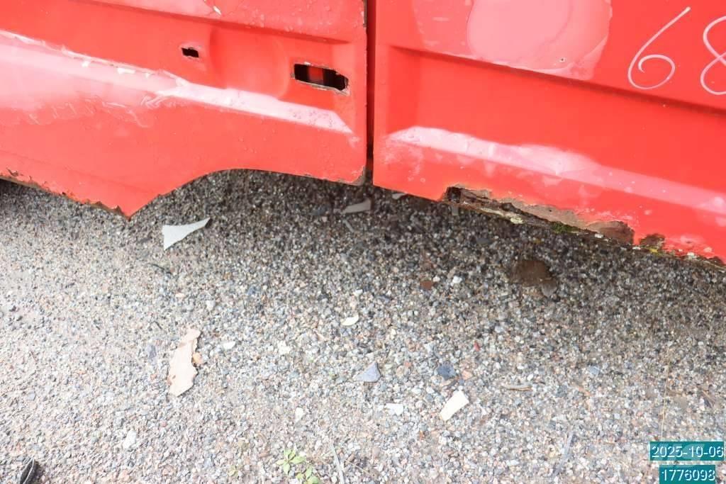 Scania P 82 M 驾驶室与内部