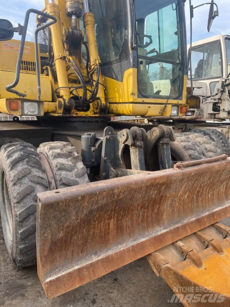 Komatsu PW 130-7K 轮式挖掘机