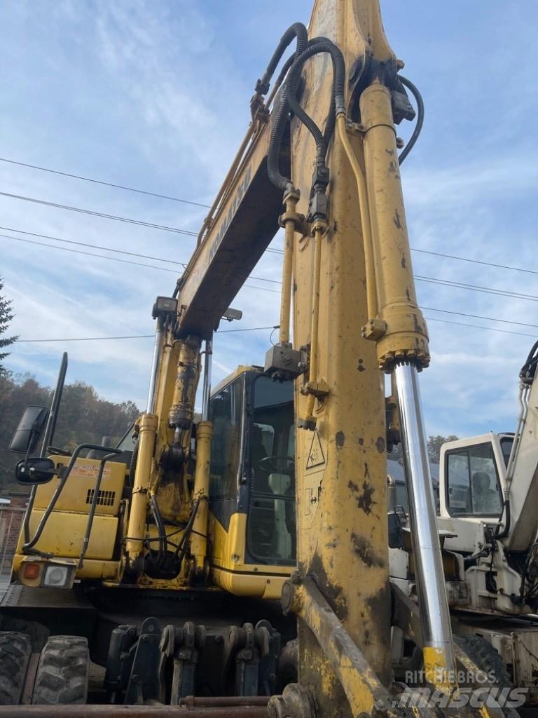 Komatsu PW 130-7K 轮式挖掘机
