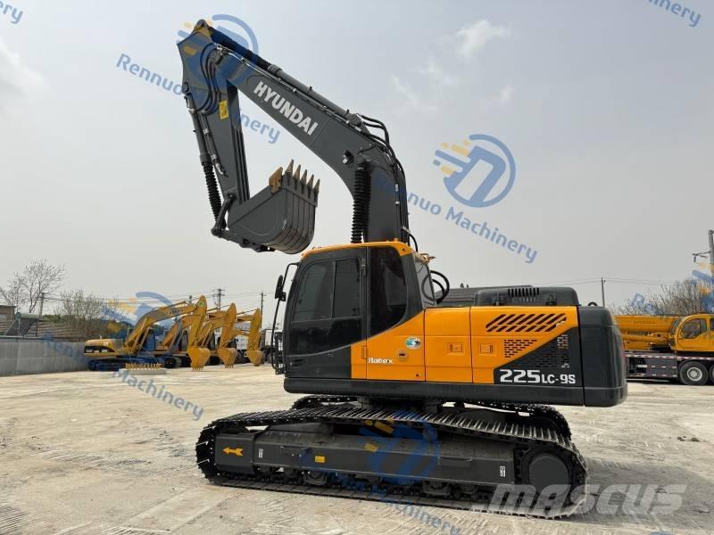 Hyundai 225 LC-9S 履带挖掘机