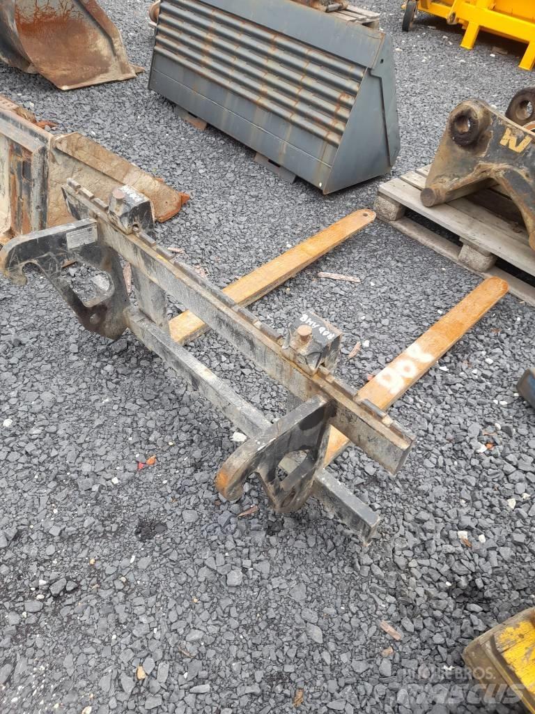 CAT 908M 轮式装载机